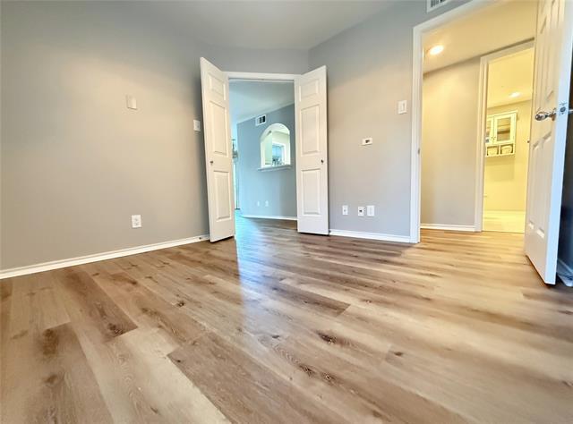 Building Photo - 16301 Ledgemont Ln