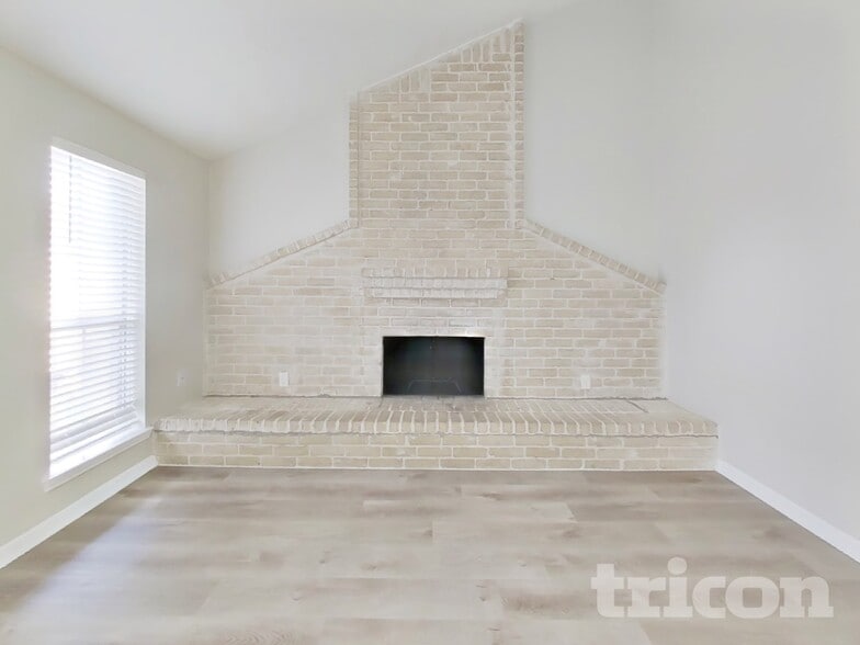 Building Photo - 12819 Enchanted Path Dr