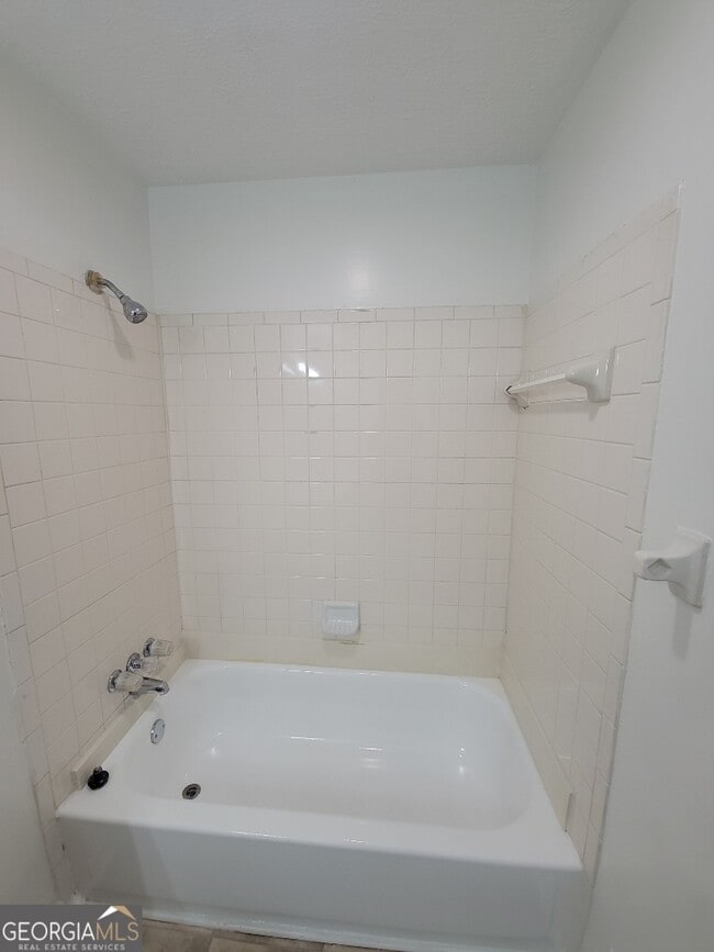 Building Photo - 463 Rock Meadow Dr