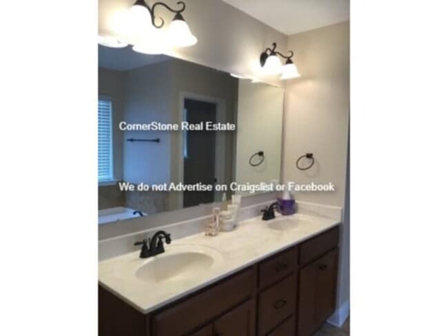 Building Photo - 440 Wood Point Dr