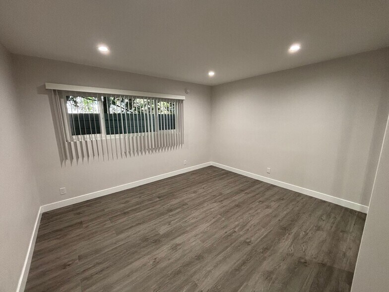 Building Photo - 4540 Vista Del Monte Ave