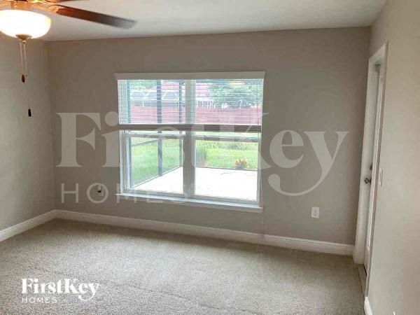 Building Photo - 2602 Beeville Ave