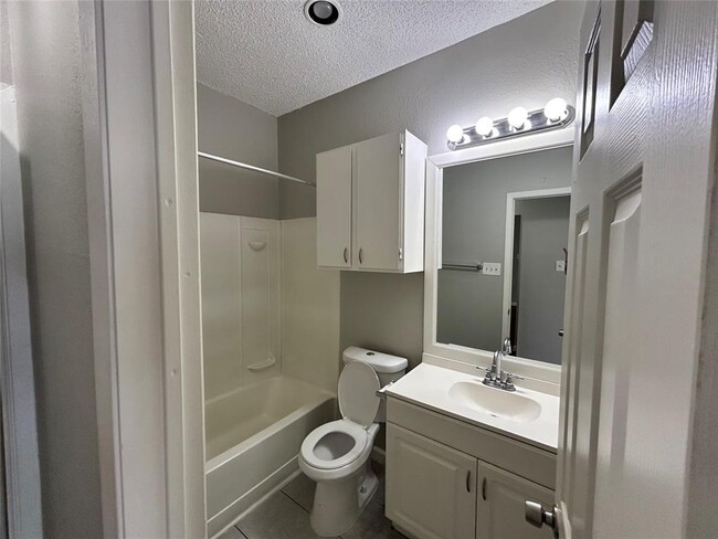 Building Photo - 9509 Kempler Dr