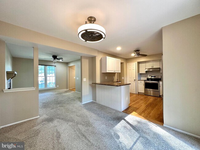 Building Photo - 6123 Martins Landing Ct