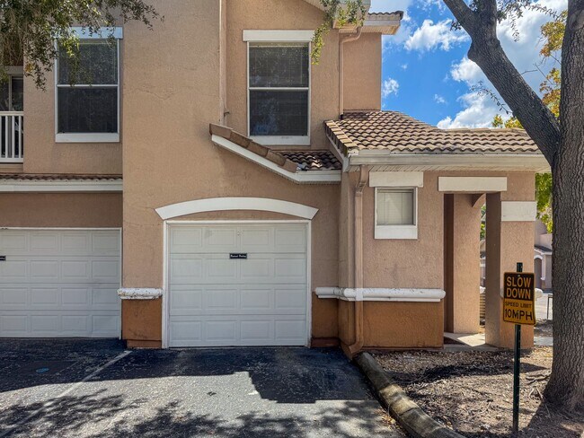 Building Photo - 10561 Villa View Cir