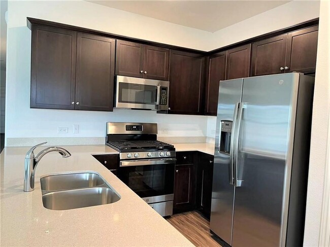 Building Photo - 209 Prairie Dog Town Dr