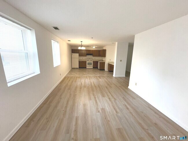 Building Photo - 243 Judd Square