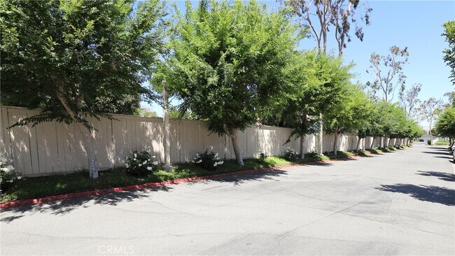 Building Photo - 8 Rosemary-