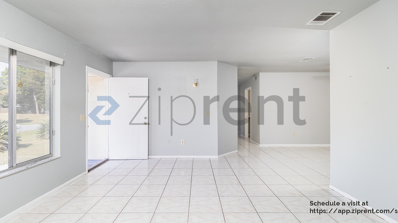 Building Photo - 839 Chelsea Ave