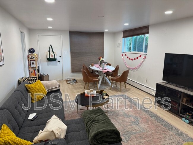 Building Photo - 1046 Harrison St