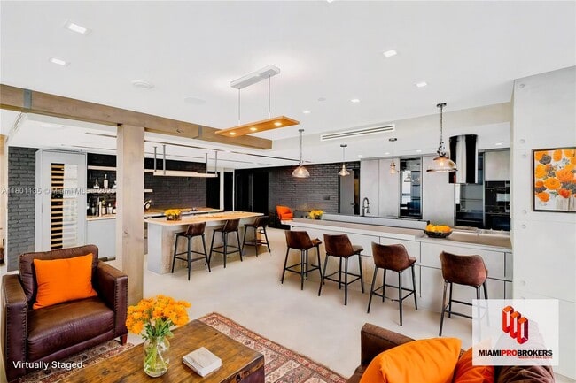 Building Photo - 495 Brickell Ave