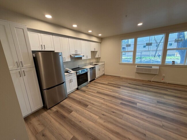 Building Photo - Brand New 2 bedroom 1.5 bath unit