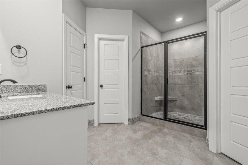 Building Photo - 1050 Sunshine Ct