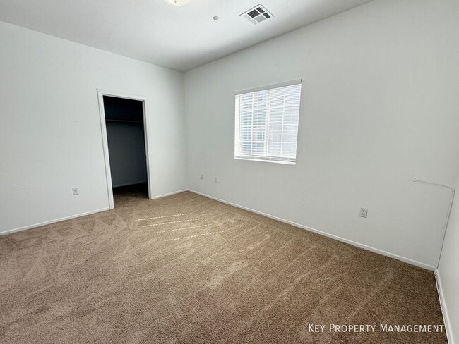 Building Photo - 5975 Barbosa Dr