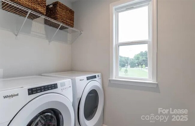 Building Photo - 19016 Yellow Birch Dr