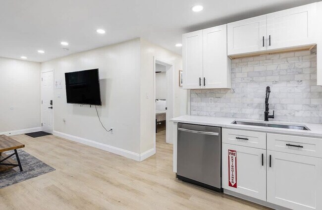 Building Photo - 4603 N Ocean Blvd
