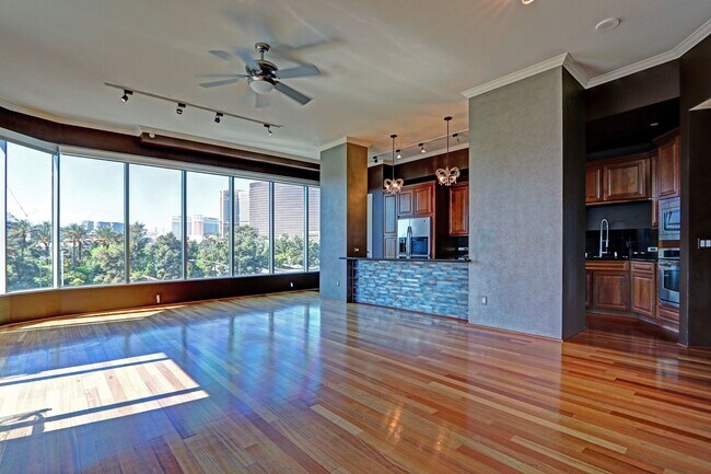 Building Photo - 360 E Desert Inn Rd