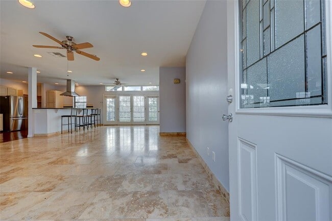 Building Photo - 809 Castle Ridge Rd