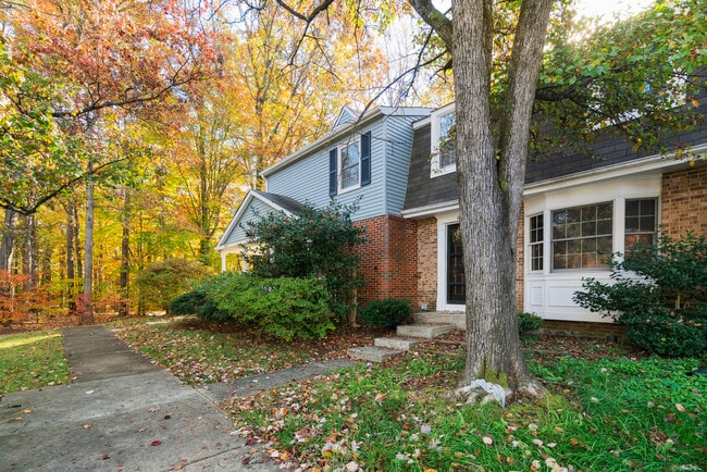 Building Photo - 8653 Bent Arrow Ct