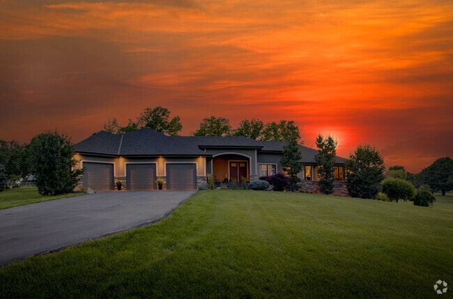 Building Photo - 4606 S 184th Plz