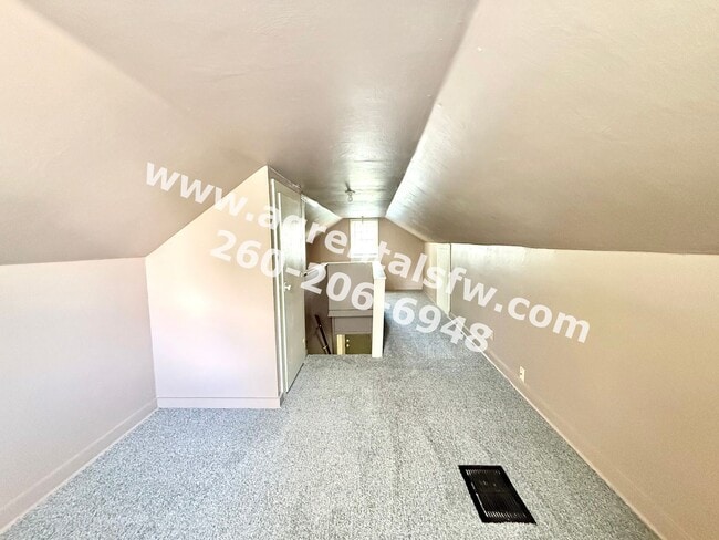 Building Photo - 3 Bedroom House