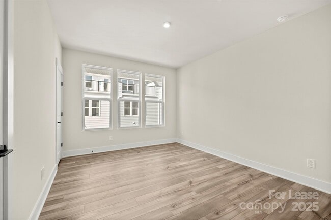 Building Photo - 3011 Jolene Ct