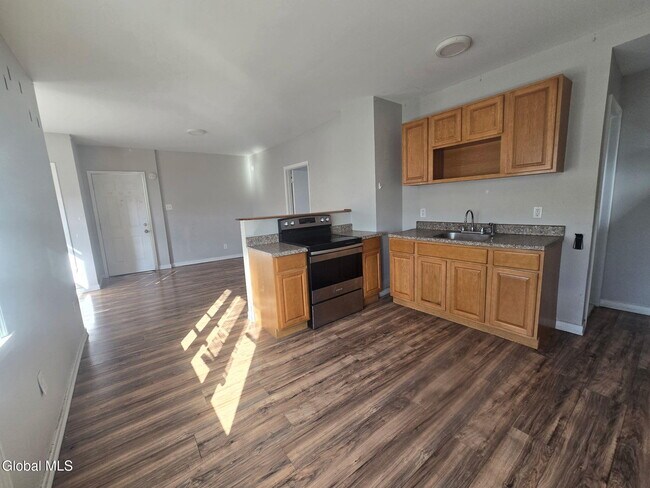 Building Photo - 9 Bayard St