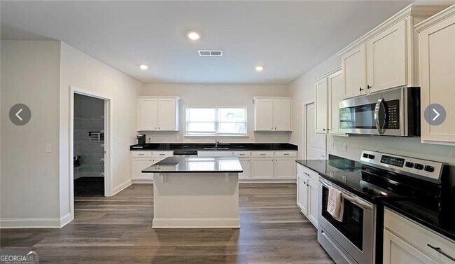 Building Photo - 1838 Abbey Rd