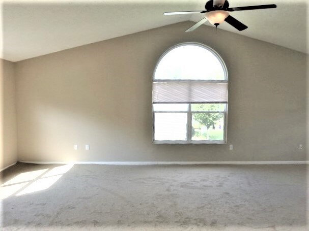 Building Photo - 5 S Ridge Dr