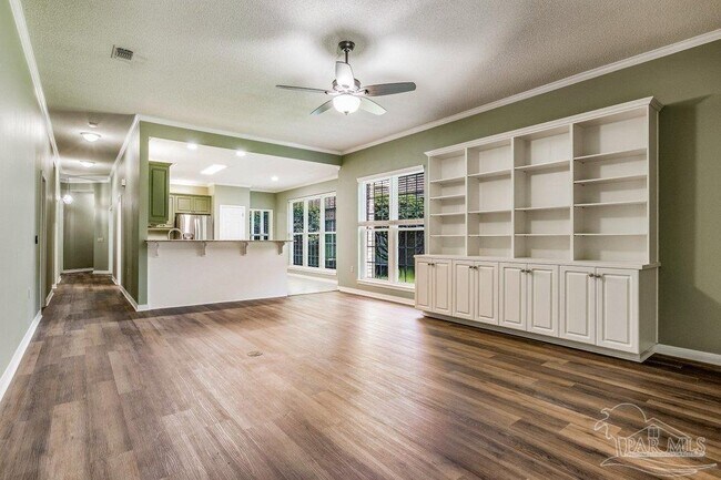 Building Photo - 1443 Champions Green Dr