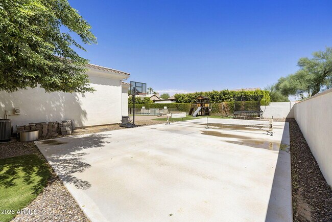 Building Photo - 8902 E Ann Way