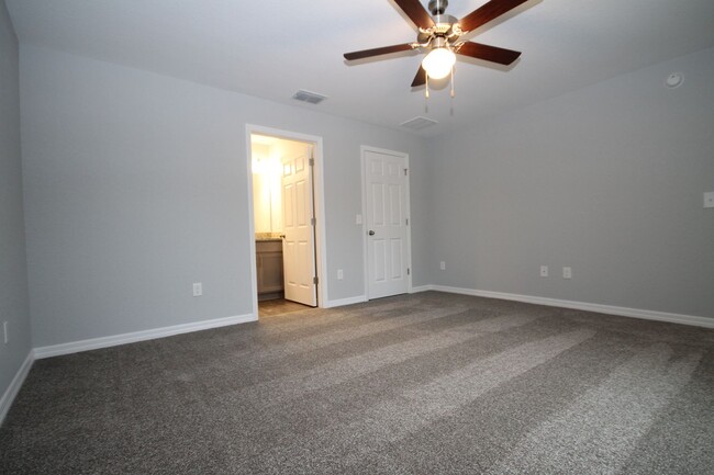 Building Photo - Awesome 3 Br/2 Ba Home!!!