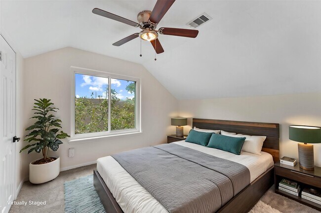 Building Photo - 417 W Hillary Cir