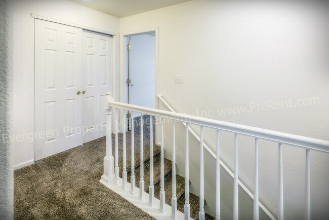 Building Photo - 802 Waterglen Dr