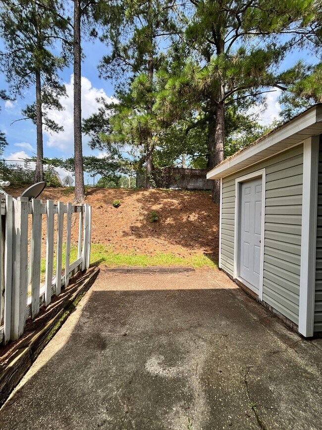 Building Photo - 514 Mill Cove