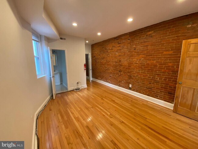 Building Photo - 19 T St NE