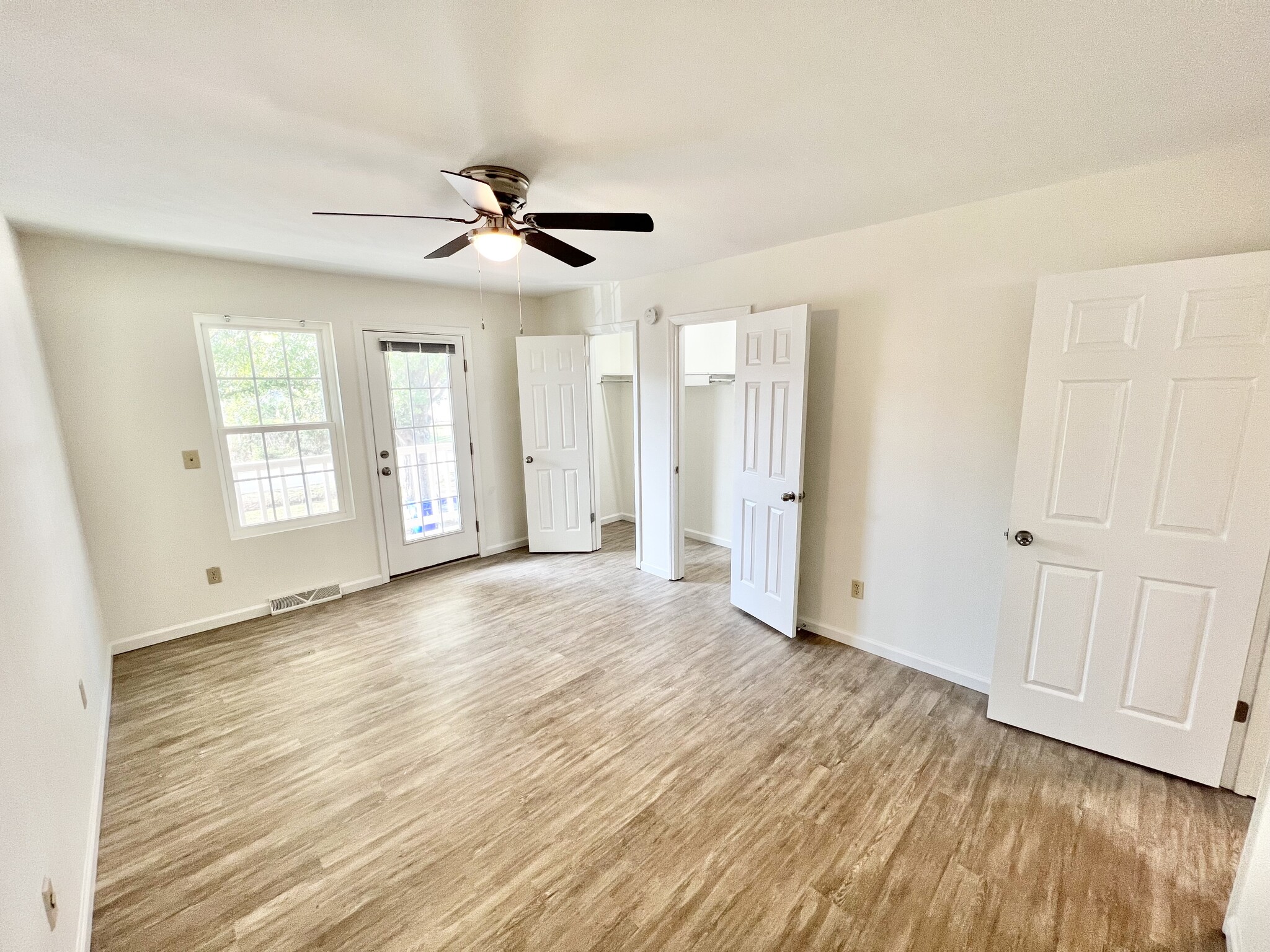 Front-Upper Bedroom - 274 Fleming Rd