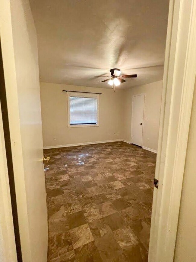 Building Photo - 3 bed 2 bath Single Family Home in Port Orange