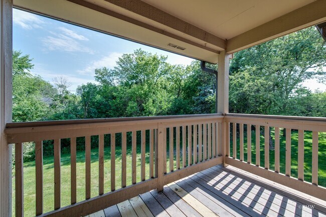 Building Photo - 1232 Knottingham Ct