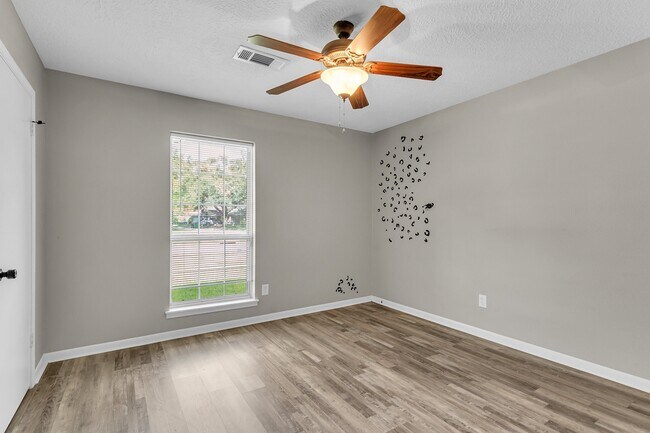 Building Photo - 3937 Tumbleweed Ln