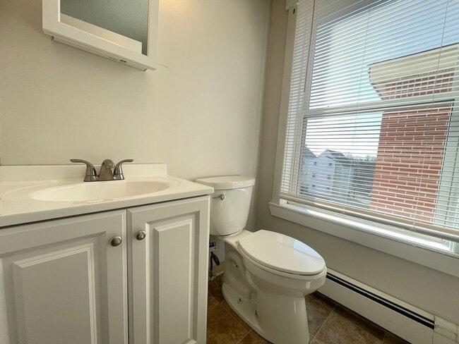 Building Photo - 251 Pine St