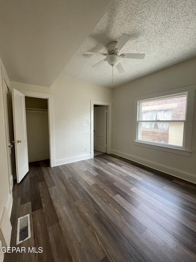 Building Photo - 3720 Chester Ave