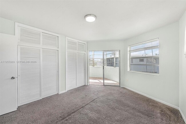 Building Photo - 1715 NE Miami Gardens Dr