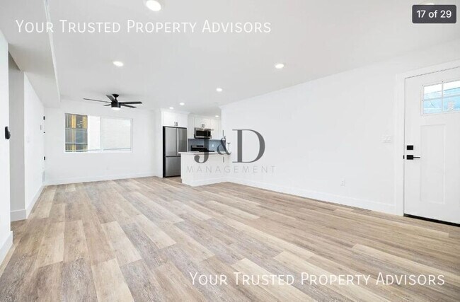 Building Photo - 6750 N Elman St