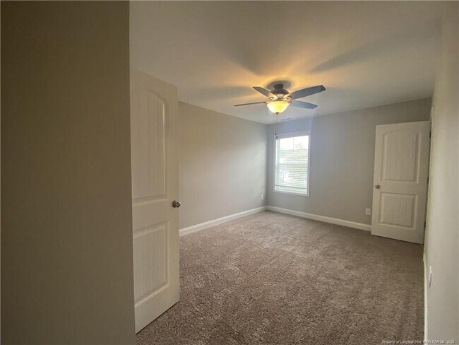 Building Photo - 3028 N Kilchattan Dr