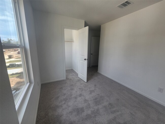 Building Photo - 906 Pertuso Ln