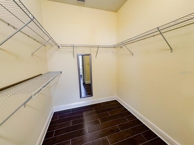 Building Photo - 3520 Woodmont Dr