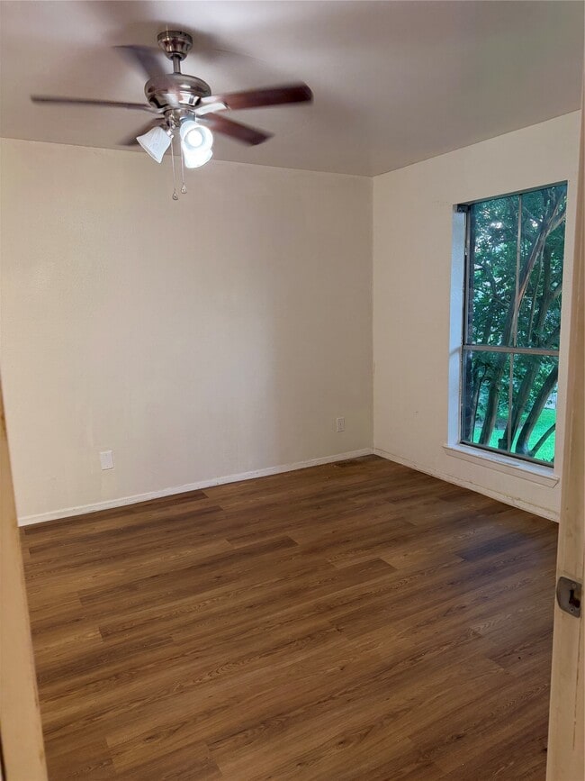 Building Photo - 18800 Egret Bay Blvd