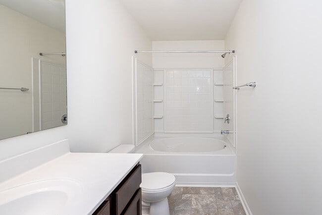Building Photo - 2BR/2.5BA Townhome in Pineville- Tucked in...