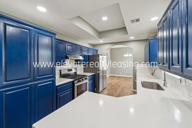 Building Photo - 1504 N Willow Ave